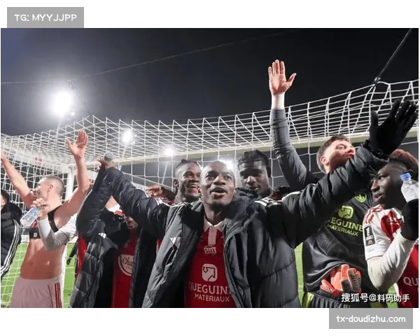 马赛官方确认主力中卫巴列尔迪伤愈，可出战本周末对阵里尔的焦点战